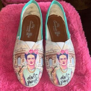 EUC Candente by Chulas espadrille-style shoes featuring a design inspired by Fri